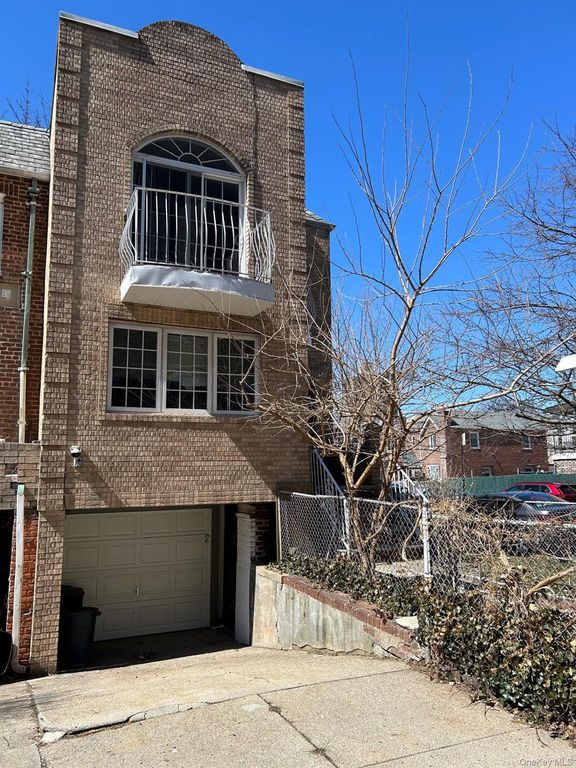 98-25 67th Avenue, Rego Park, NY 11374