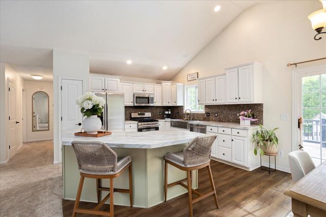 1802 Cedar Tree Drive, Jenison, MI 49428