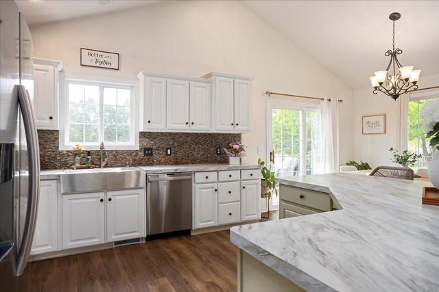 1802 Cedar Tree Drive, Jenison, MI 49428