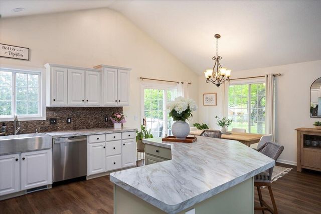 1802 Cedar Tree Drive, Jenison, MI 49428
