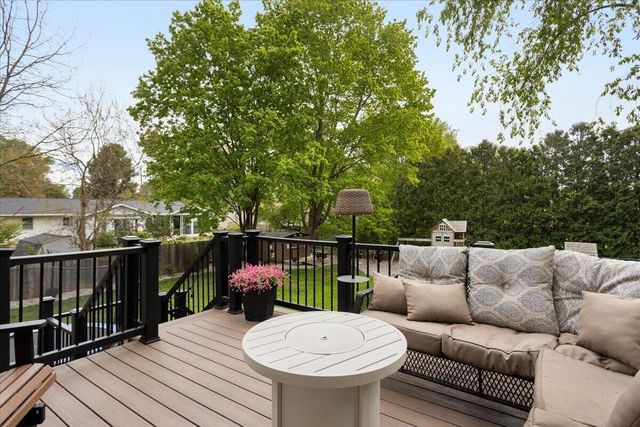 1802 Cedar Tree Drive, Jenison, MI 49428