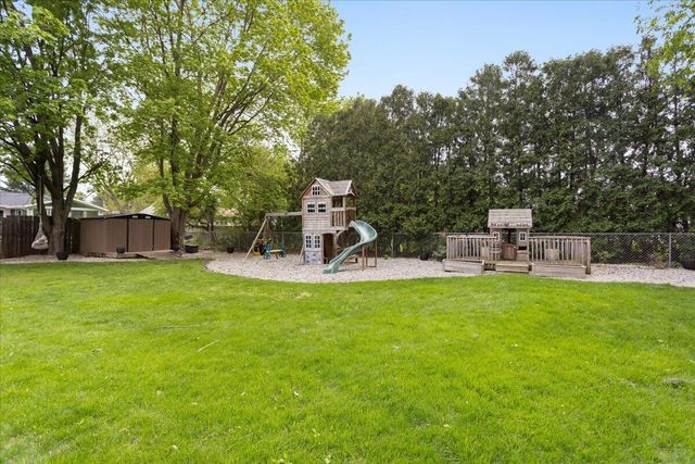 1802 Cedar Tree Drive, Jenison, MI 49428