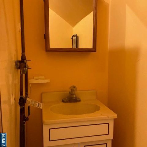 108 16th Street 3, East Orange, NJ 07018