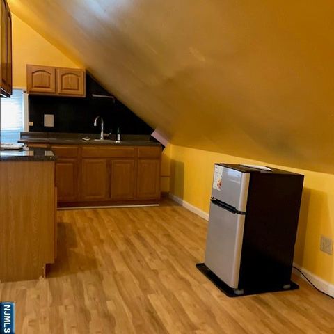 108 16th Street 3, East Orange, NJ 07018