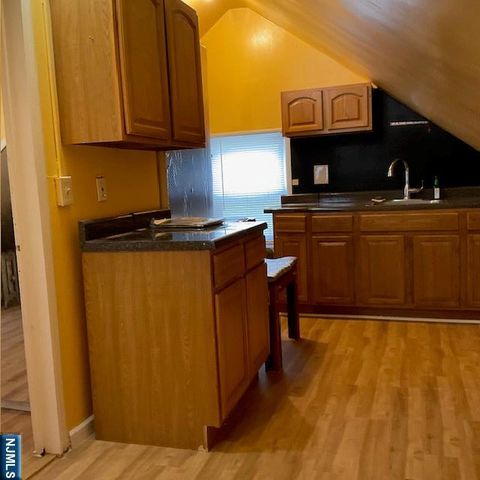 108 16th Street 3, East Orange, NJ 07018