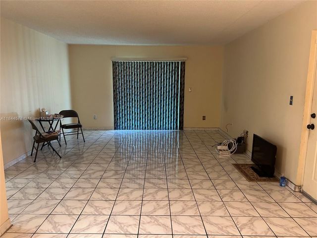 1940 NW 119th St 803, Miami, FL 33167