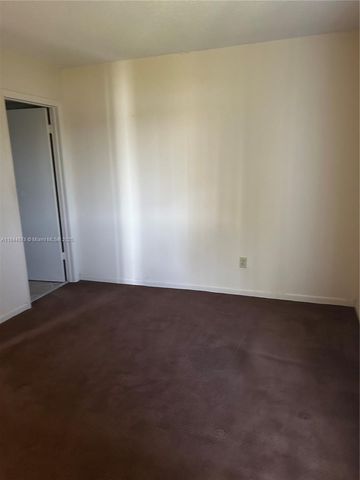 1940 NW 119th St 803, Miami, FL 33167