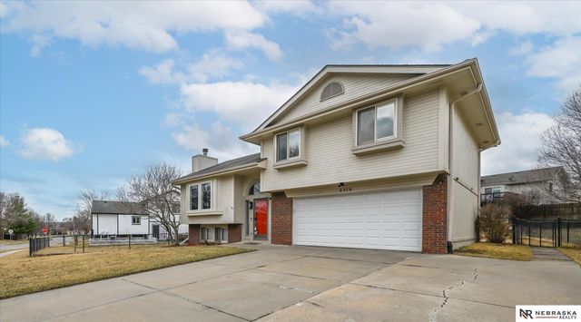2918 N 153 Avenue, Omaha, NE 68116