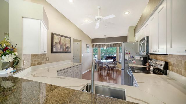 9641 CASTLE POINT DRIVE 1226, Sarasota, FL 34238