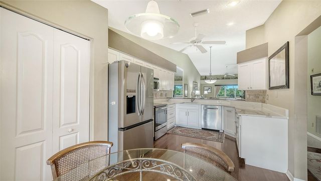 9641 CASTLE POINT DRIVE 1226, Sarasota, FL 34238