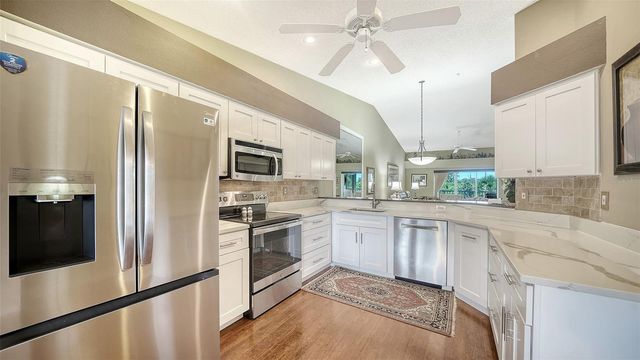 9641 CASTLE POINT DRIVE 1226, Sarasota, FL 34238