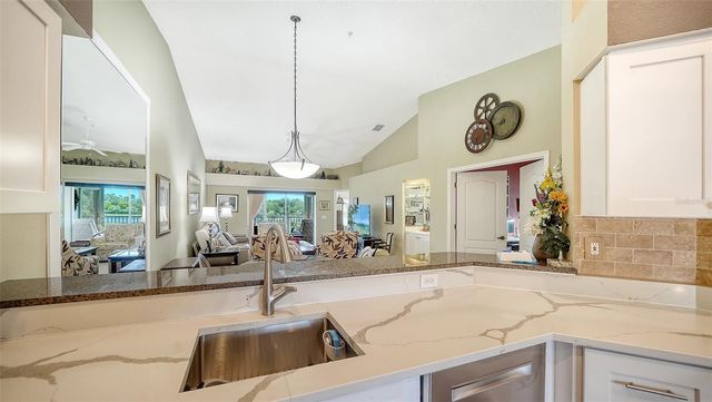 9641 CASTLE POINT DRIVE 1226, Sarasota, FL 34238