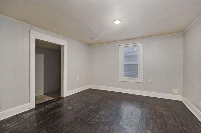 906 E Garfield Street, Springfield, MO 65803