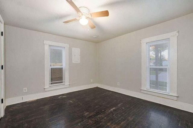 906 E Garfield Street, Springfield, MO 65803