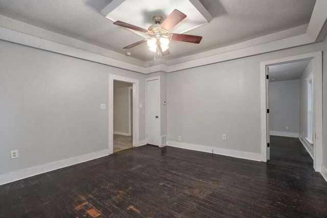 906 E Garfield Street, Springfield, MO 65803