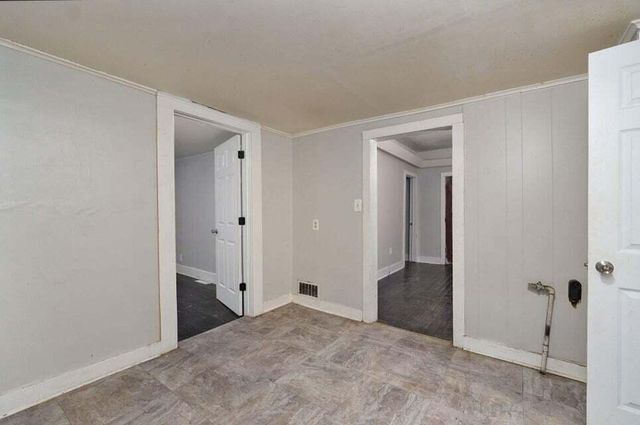 906 E Garfield Street, Springfield, MO 65803