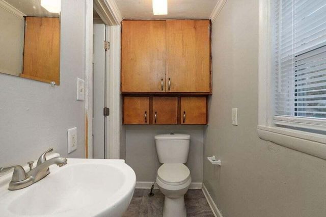 906 E Garfield Street, Springfield, MO 65803