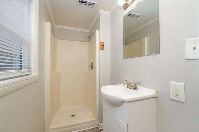 906 E Garfield Street, Springfield, MO 65803