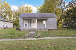 906 E Garfield Street, Springfield, MO 65803