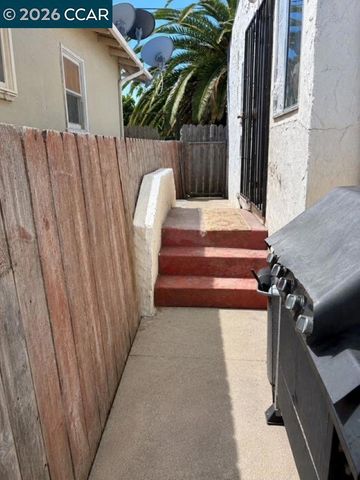 251 E 17th Street, Pittsburg, CA 94565