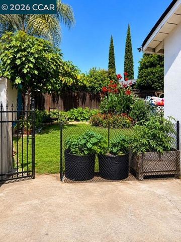 251 E 17th Street, Pittsburg, CA 94565