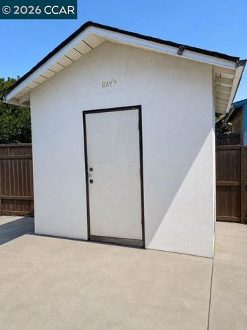 251 E 17th Street, Pittsburg, CA 94565