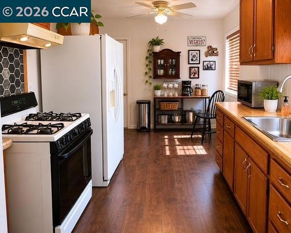 251 E 17th Street, Pittsburg, CA 94565
