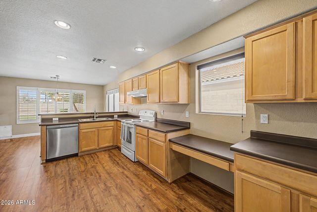 6916 W JUNIPER Avenue, Peoria, AZ 85382
