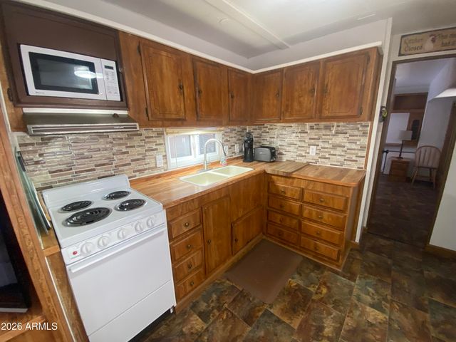 1001 S KIOWA Circle, Apache Junction, AZ 85119