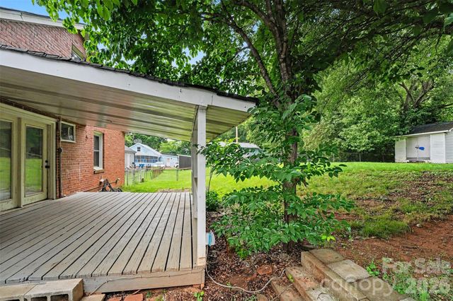 517 N Carolina Avenue, Maiden, NC 28650
