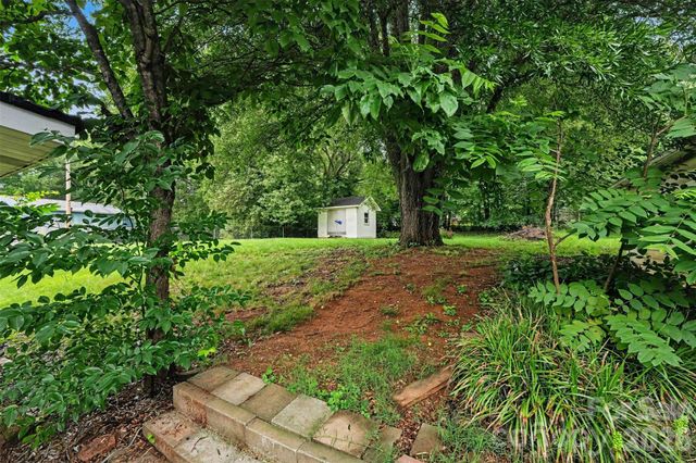517 N Carolina Avenue, Maiden, NC 28650