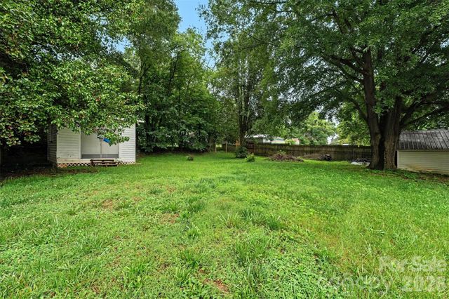 517 N Carolina Avenue, Maiden, NC 28650