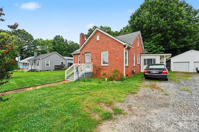 517 N Carolina Avenue, Maiden, NC 28650