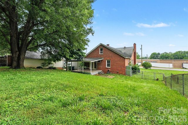 517 N Carolina Avenue, Maiden, NC 28650