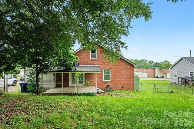 517 N Carolina Avenue, Maiden, NC 28650