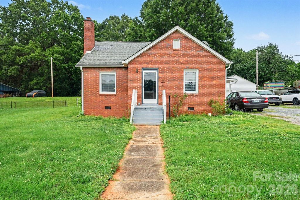 517 N Carolina Avenue, Maiden, NC 28650