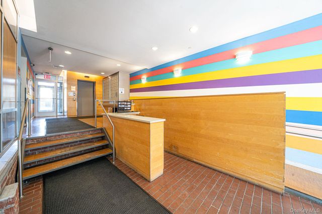 475 Sterling Place 2J, Brooklyn, NY 11238