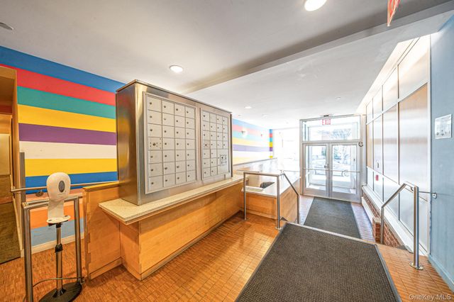 475 Sterling Place 2J, Brooklyn, NY 11238