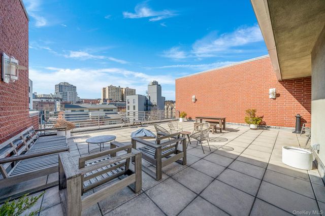 475 Sterling Place 2J, Brooklyn, NY 11238