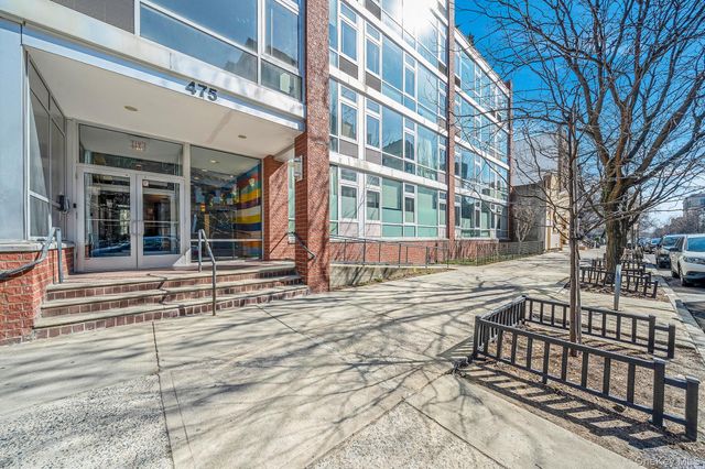 475 Sterling Place 2J, Brooklyn, NY 11238