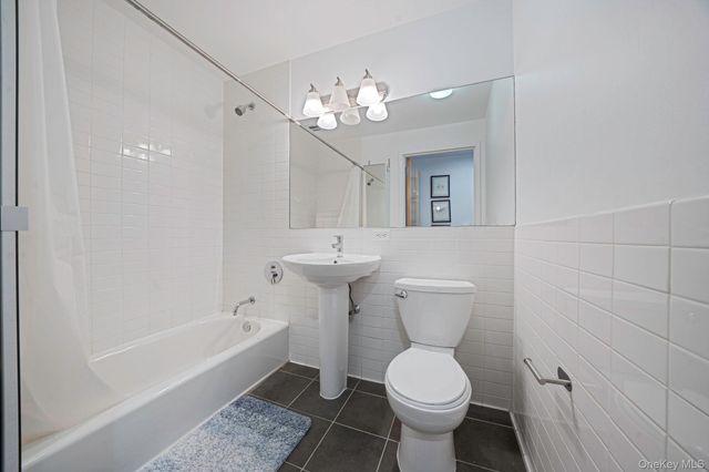 475 Sterling Place 2J, Brooklyn, NY 11238