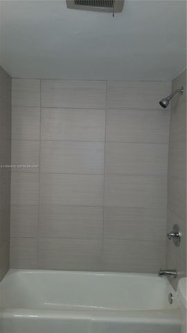 1201 NE 191st St G306, Miami, FL 33179