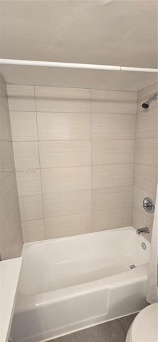 1201 NE 191st St G306, Miami, FL 33179