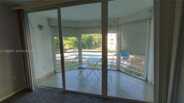 1201 NE 191st St G306, Miami, FL 33179