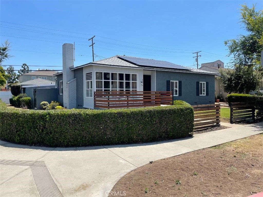 Image 1 of property listing at 4496 Linden, Long Beach, CA 90807