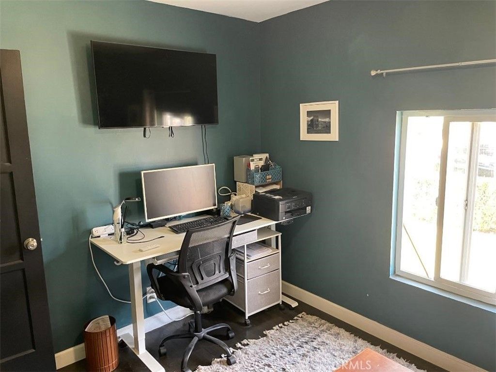 Image 18 of property listing at 4496 Linden, Long Beach, CA 90807