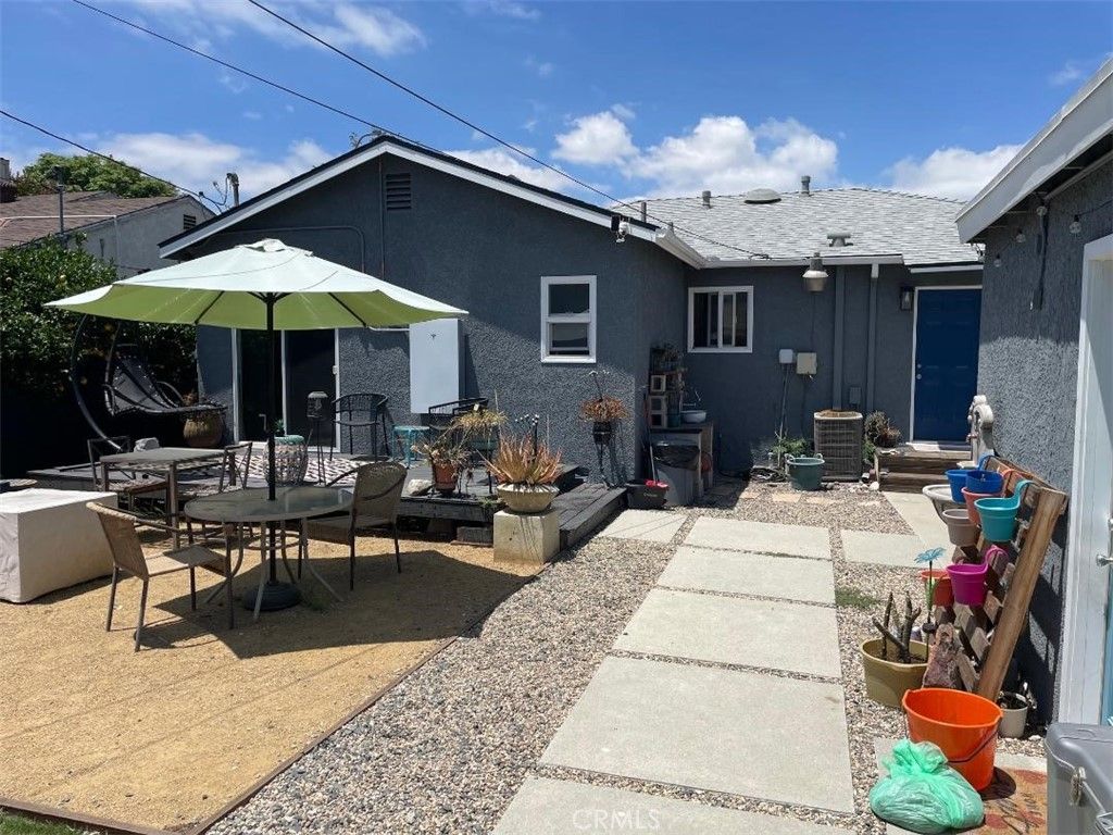 Image 5 of property listing at 4496 Linden, Long Beach, CA 90807