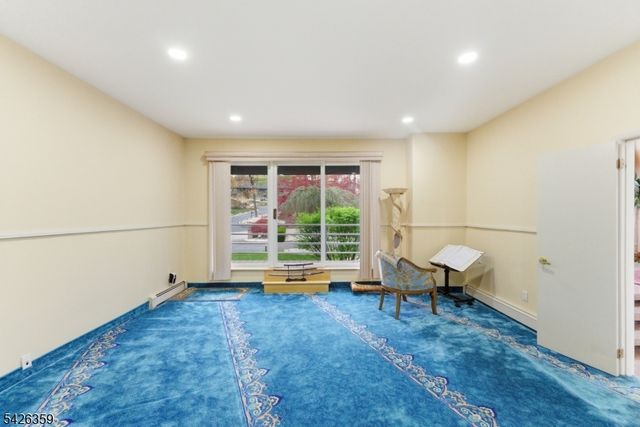 36 Fox Ledge Rd, Kinnelon Boro, NJ 07405