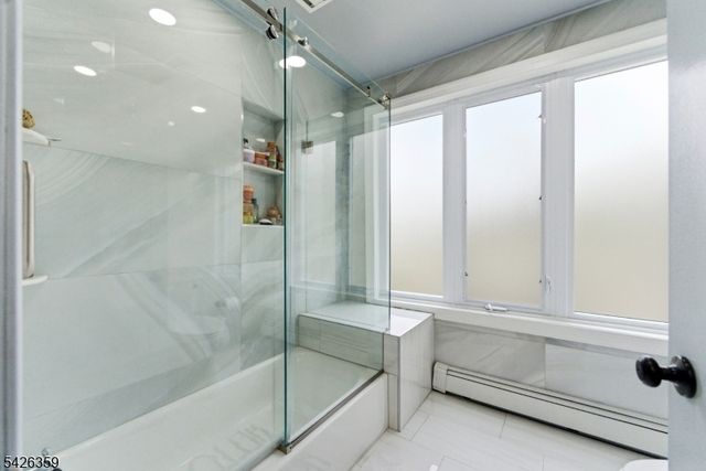 36 Fox Ledge Rd, Kinnelon Boro, NJ 07405