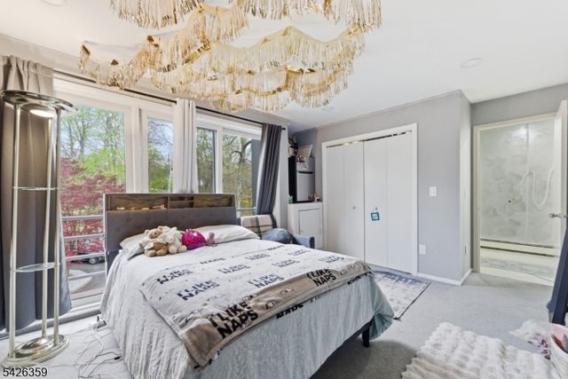 36 Fox Ledge Rd, Kinnelon Boro, NJ 07405